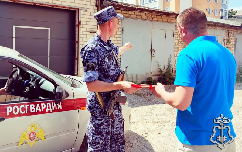 Росгвардейцы в Орле проводят профилактическую акцию «Безопасный дом, подъезд, квартира»