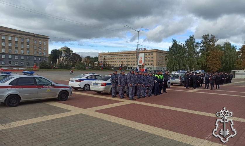 В Орле росгвардейцы приняли участие в гарнизонном разводе