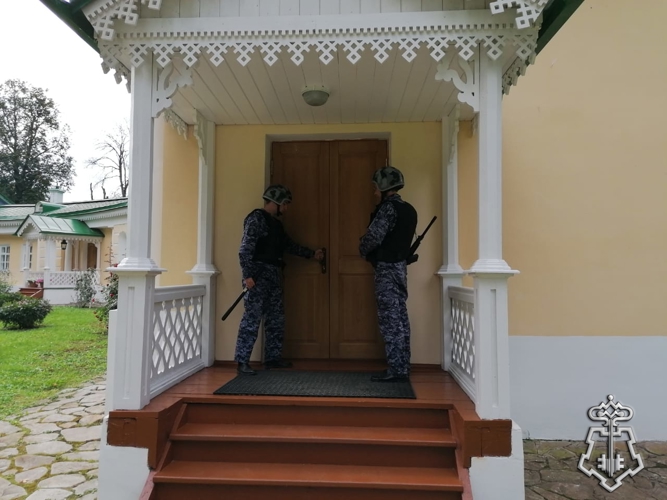 Росгвардейцы провели плановые учения на территории музея-заповедника  "Спасское-Лутовиново"