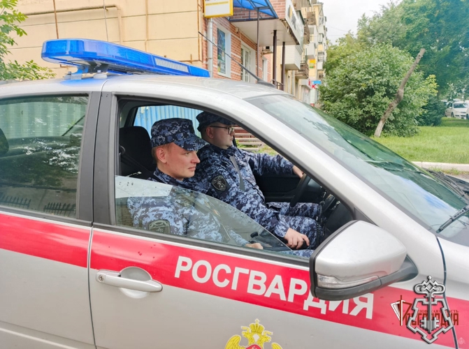 Росгвардейцы задержали местного жителя за хищение из гипермаркета в Орле