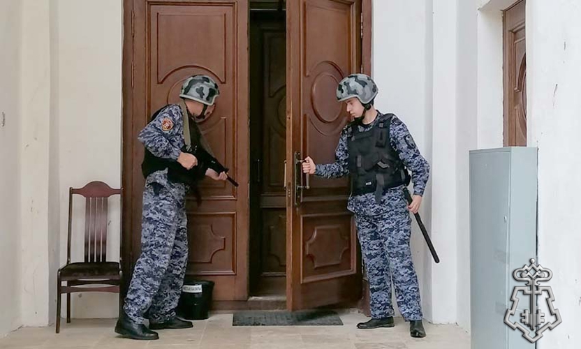 Сотрудники вневедомственной охраны Росгвардии провели тренировку на территории «Спасского-Лутовинова»