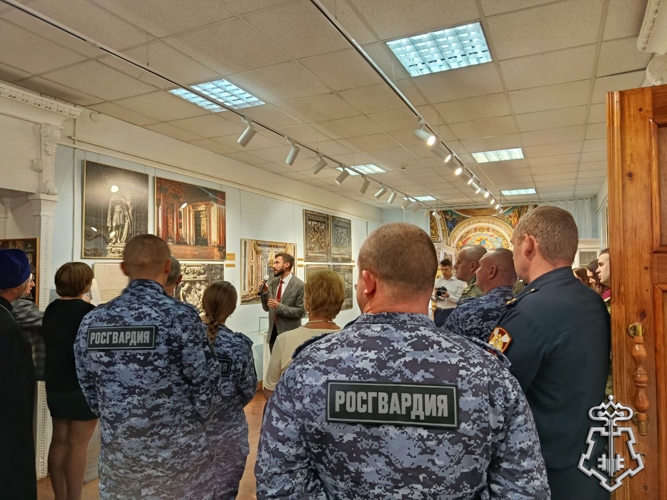 Представители Росгвардии побывали на открытии выставки, посвящённой Александру Невскому