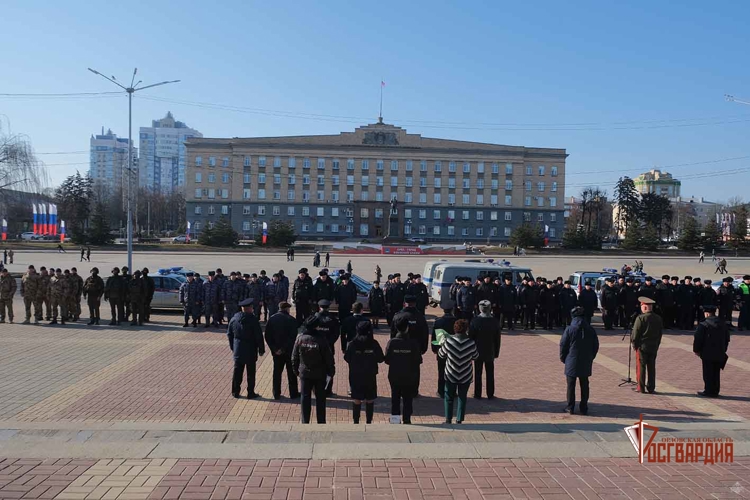 В Орле прошёл гарнизонный развод с участием сотрудников Росгвардии