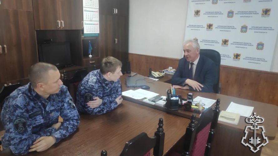 Сотрудники Росгвардии обсудили вопросы взаимодействия с главой Краснозоренского района