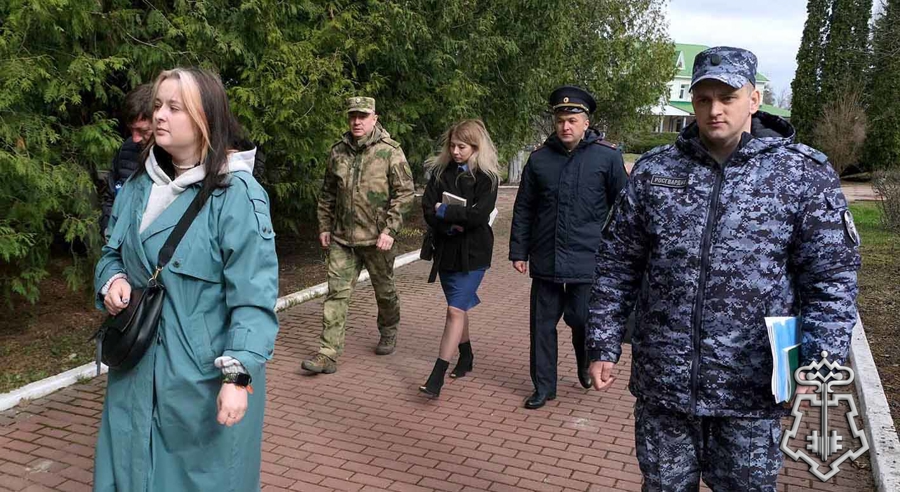 В Орле начальник регионального Управления Росгвардии проверил антитеррористическую защищённость детского лагеря «Лесная поляна»