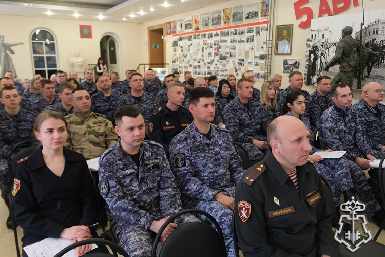В Орле росгвардейцы приняли участие в международной патриотической акции «Диктант Победы»
