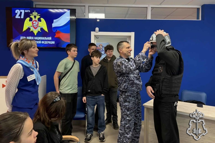 Мценские росгвардейцы рассказали школьникам о войсках национальной гвардии России