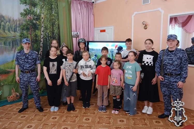 Ливенские росгвардейцы встретились с детьми из социально-реабилитационного центра