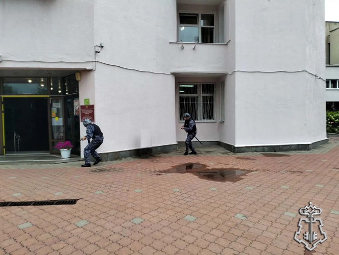 В Орле росгвардейцы приняли участие в учениях на избирательном участке