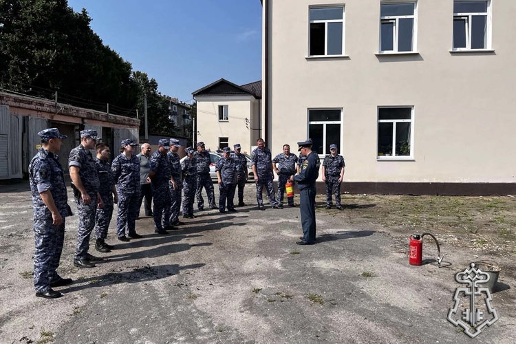 В Ливнах прошли совместные учения вневедомственной охраны Росгвардии и МЧС