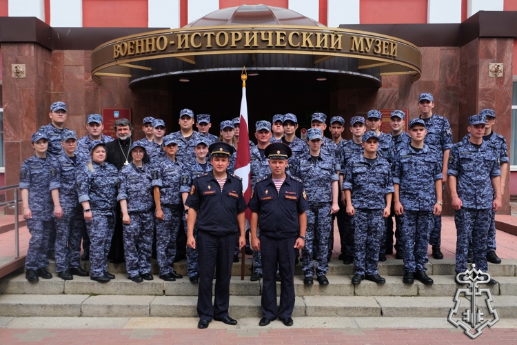 В Орле приняли присягу 28 новых росгвардейцев
