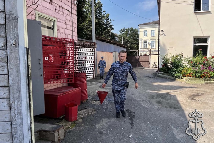 В Ливнах прошли совместные учения вневедомственной охраны Росгвардии и МЧС