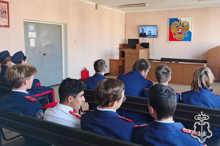 Орловские школьники побывали на экскурсии во вневедомственной охране Росгвардии