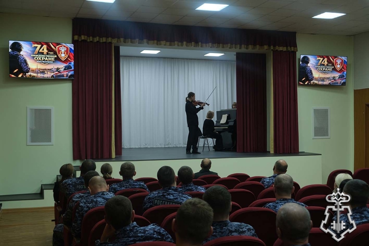 В Орле росгвардейцы отметили 74-ю годовщину со дня образования вневедомственной охраны